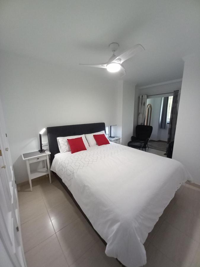 נרחה Refurbished 2-Bed Apartment Burriana Beach. מראה חיצוני תמונה